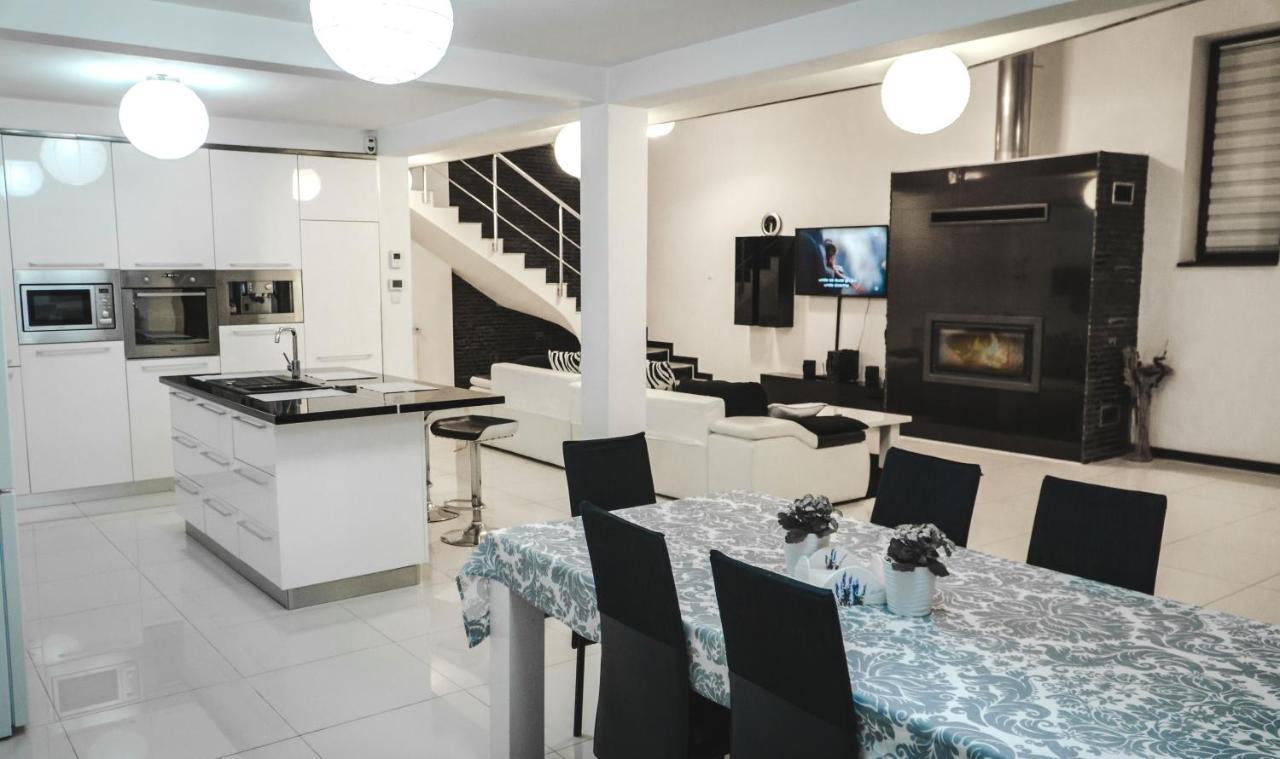 Vila Carolina Apulum Alba Iulia Exterior foto